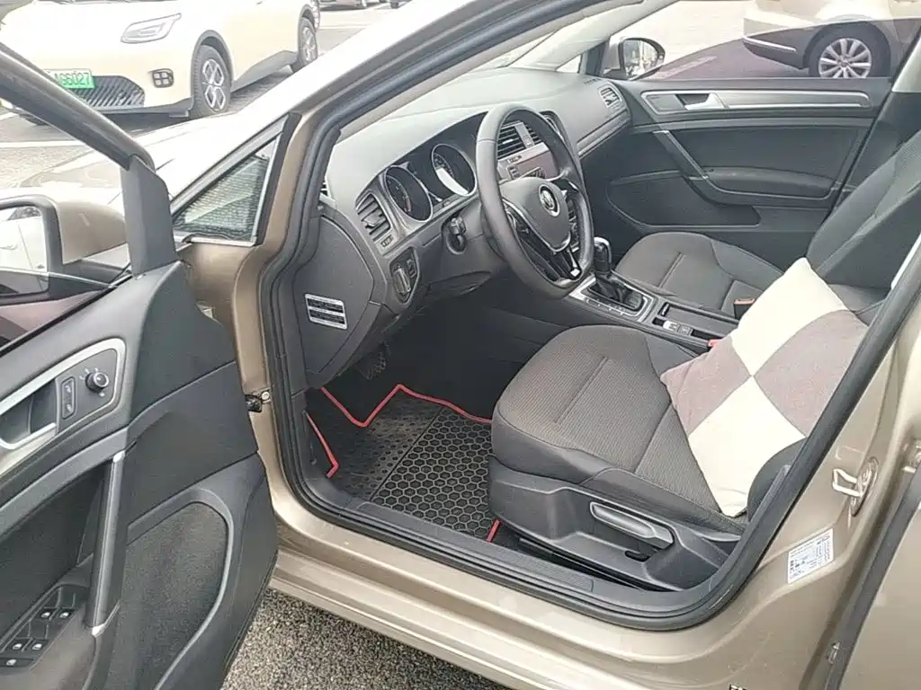 Volkswagen Golf — миниатюра 16