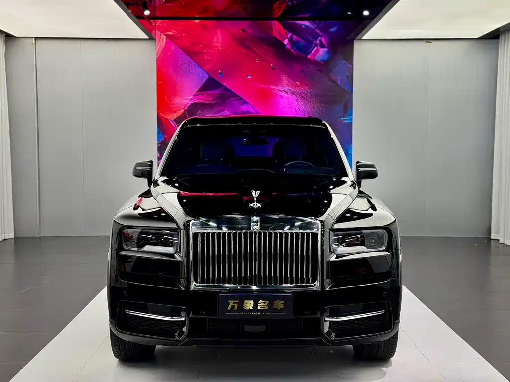 Rolls-Royce Cullinan 2024 мест