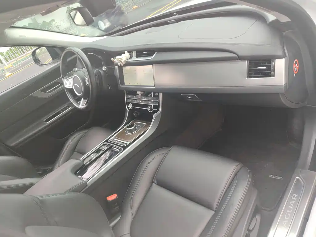 Jaguar XFL — миниатюра 18