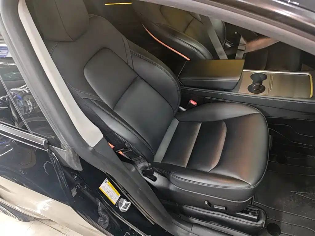 Tesla Model Y — миниатюра 25