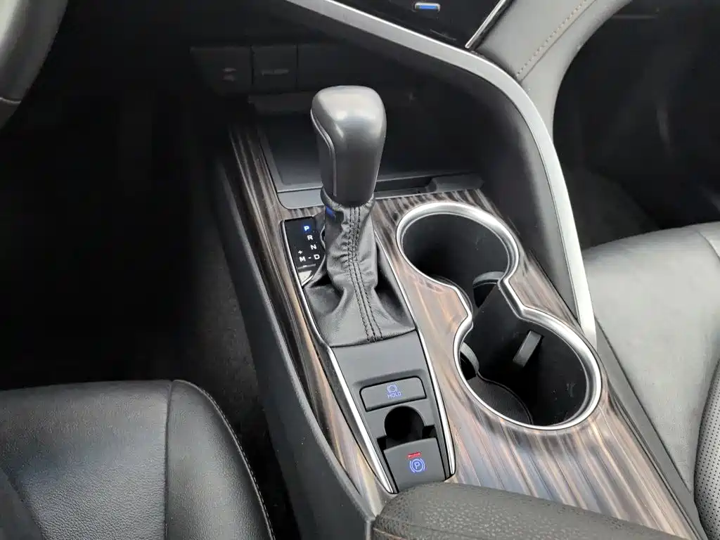 Toyota Camry — миниатюра 13