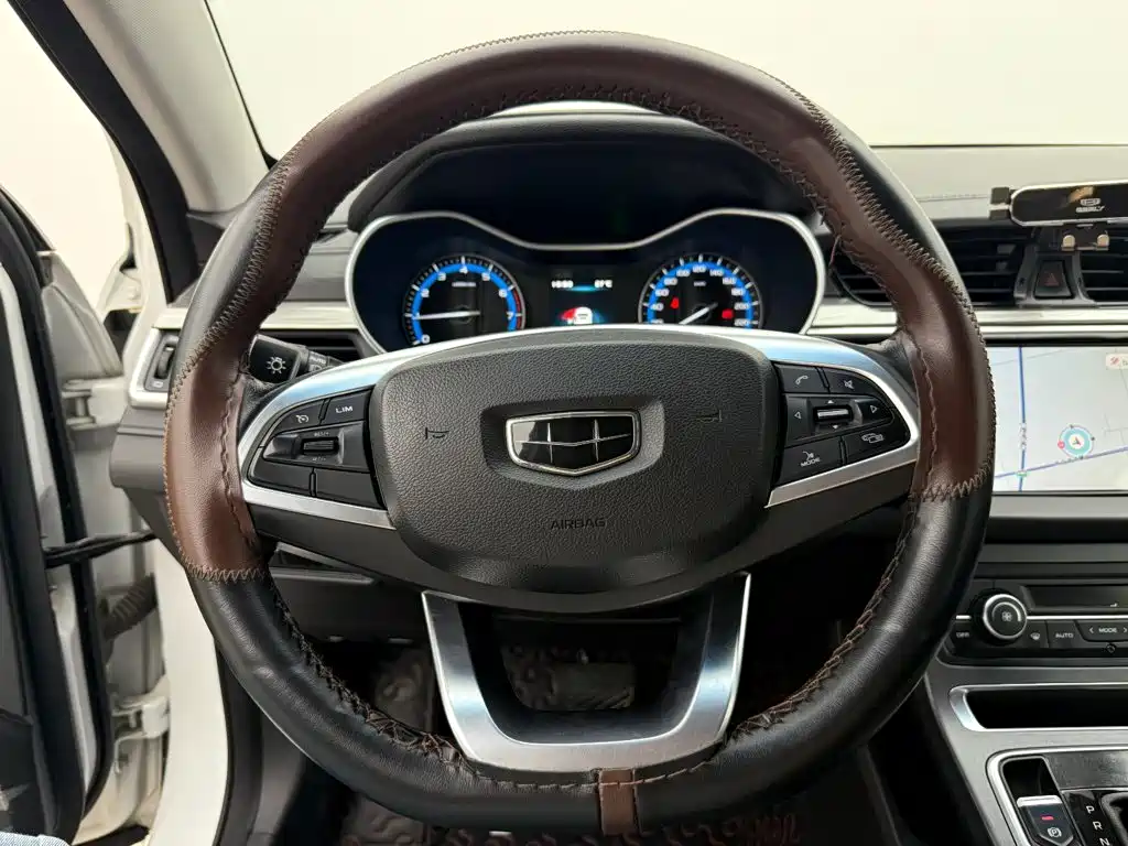 Geely Emgrand — миниатюра 11