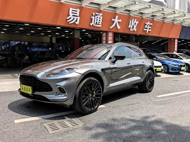 Aston Martin DBX