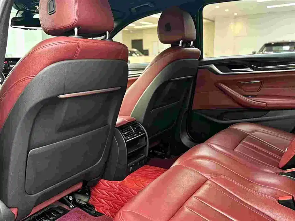 BMW 5 Series — миниатюра 6