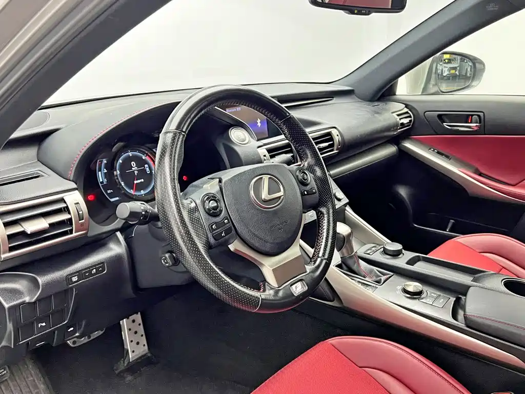 Lexus IS — миниатюра 13