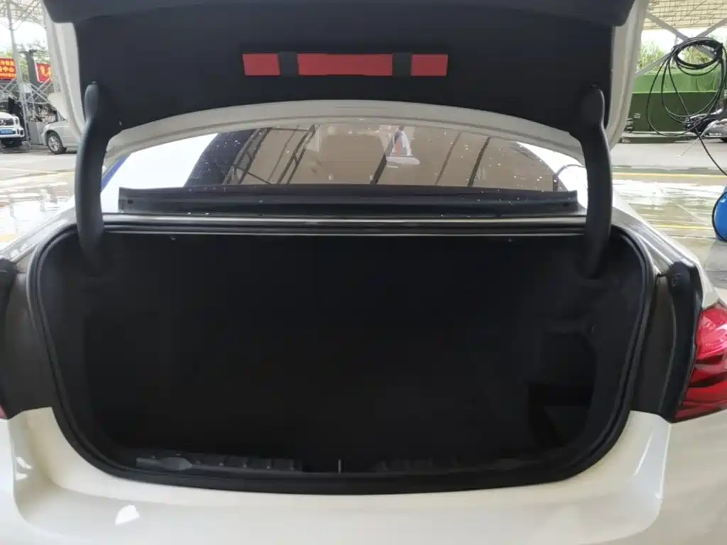 BMW 3 Series — миниатюра 19