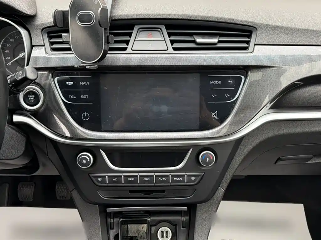 Geely Emgrand — миниатюра 11