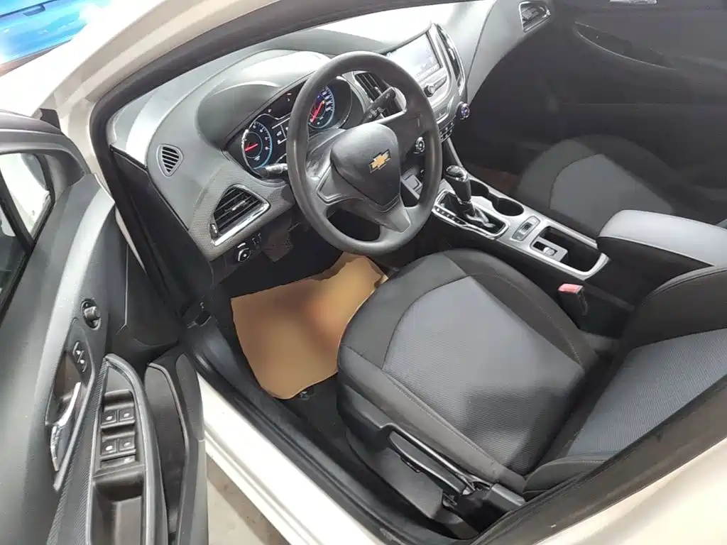 Chevrolet Cruze — миниатюра 16
