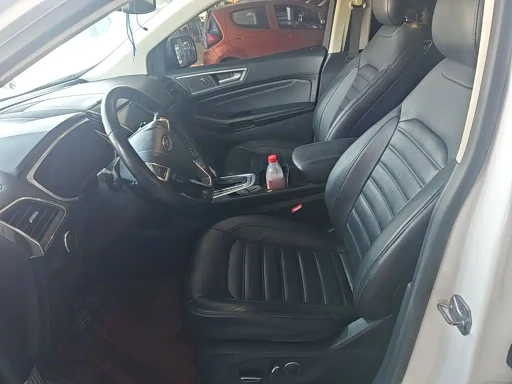 Ford Edge — миниатюра 15