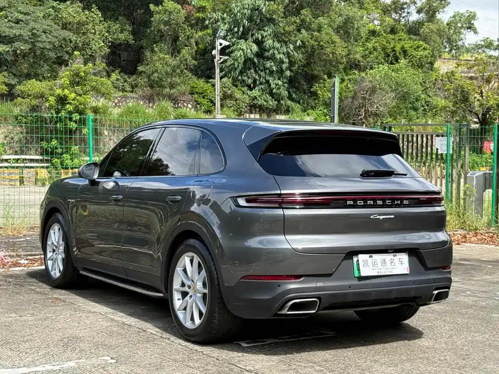 Porsche Cayenne Hybrid — миниатюра 11