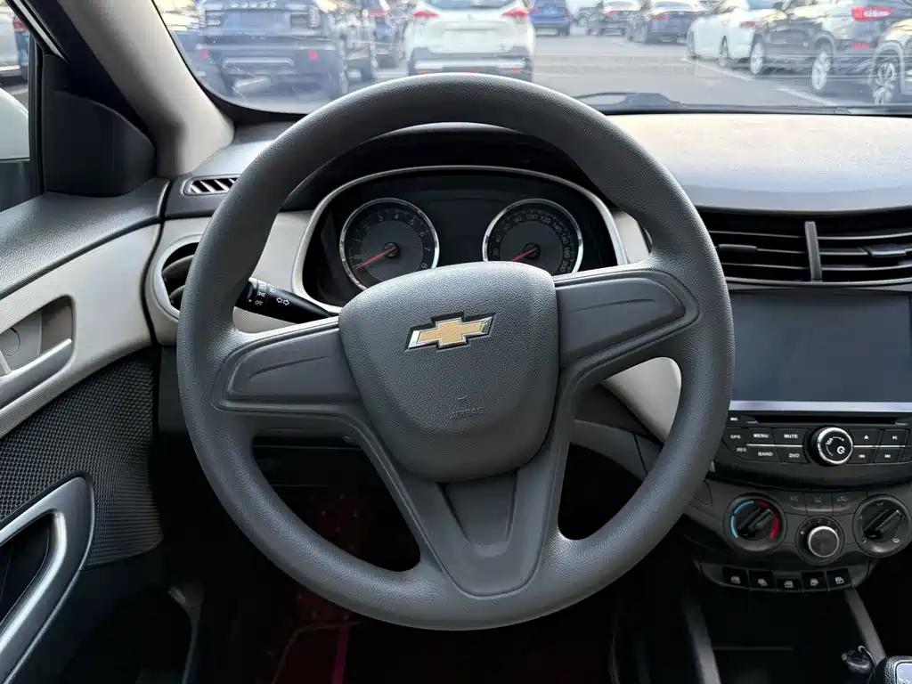 Chevrolet Sail — миниатюра 16