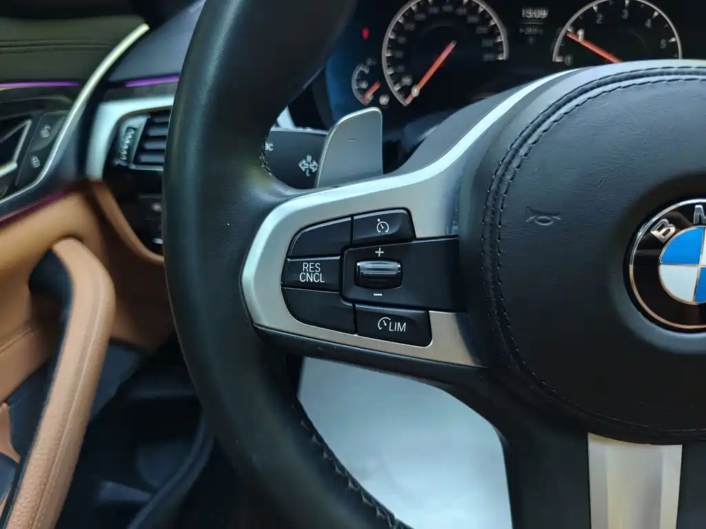 BMW 5 Series — миниатюра 36