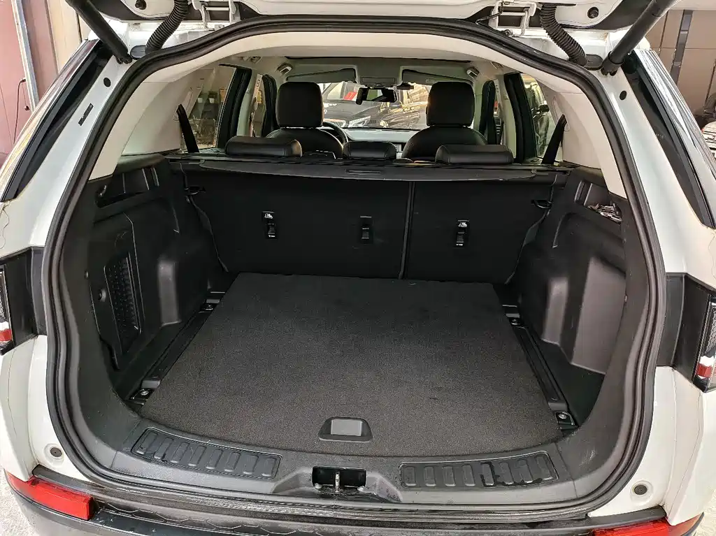 Land Rover Discovery Sport — миниатюра 17