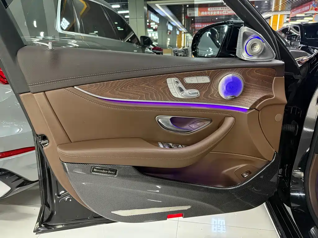 Mercedes-Benz E-Class — миниатюра 17