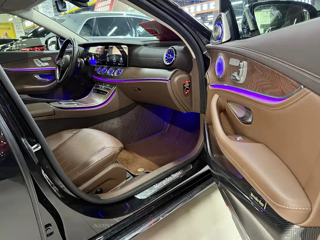 Mercedes-Benz E-Class — миниатюра 18