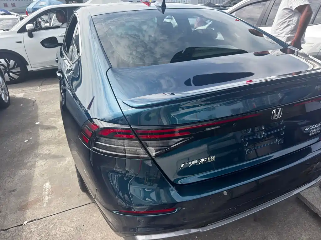 Honda Accord — миниатюра 14