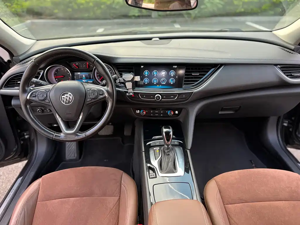 Buick Regal — миниатюра 9