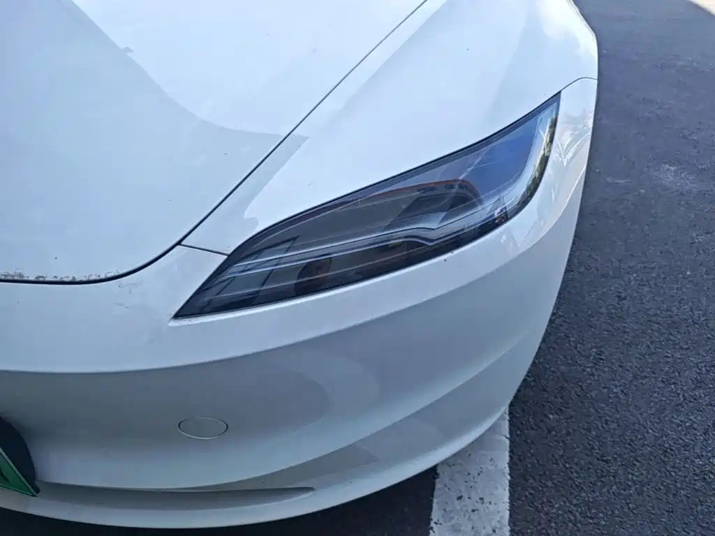 Tesla Model 3 — миниатюра 24