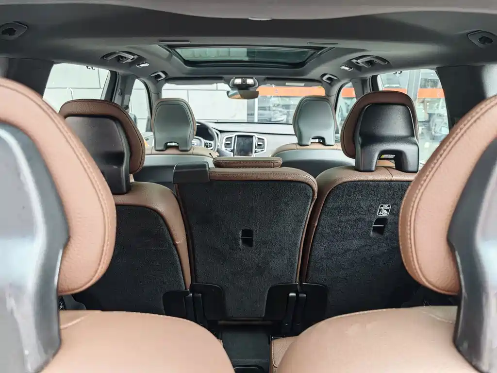 Volvo XC90 — миниатюра 5