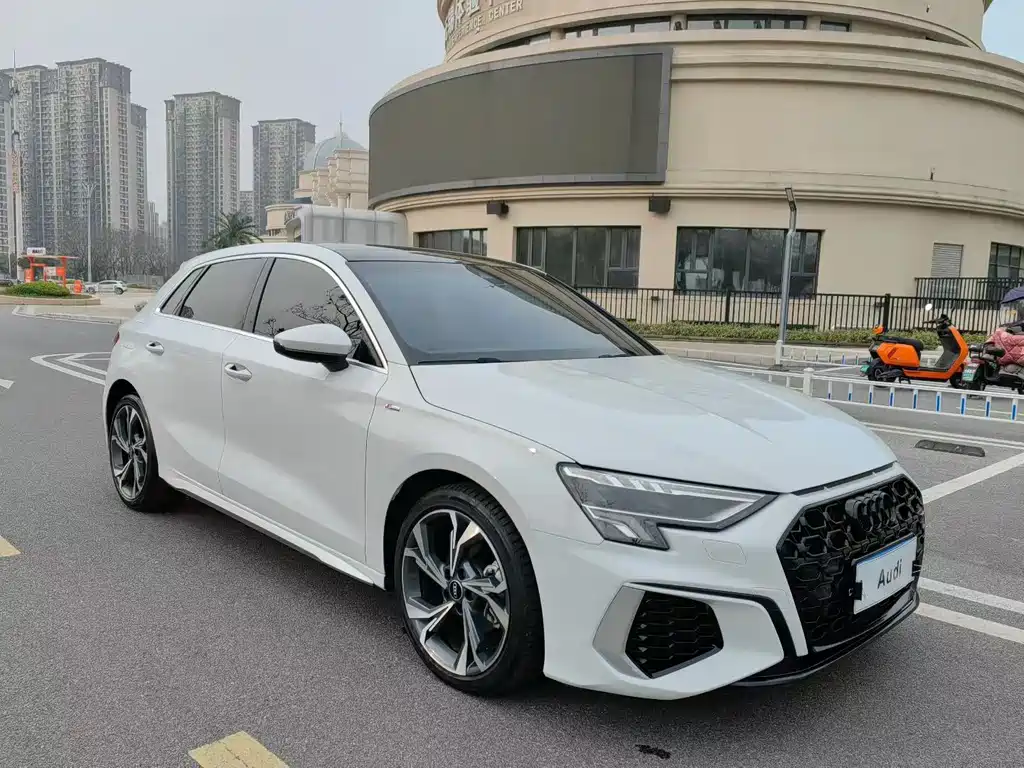 Audi A3 2022 Sportback 35 TFSI Luxury Sport