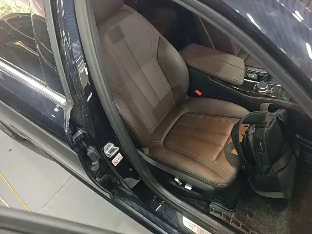 BMW 5 Series — миниатюра 25