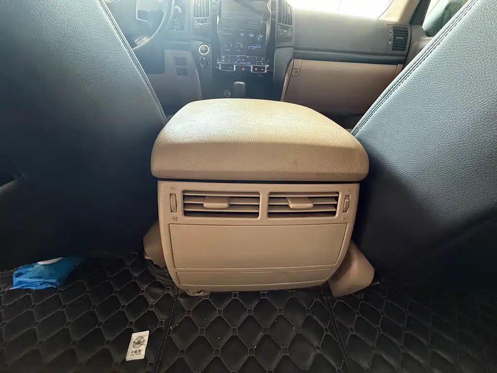 Toyota Land Cruiser — миниатюра 8