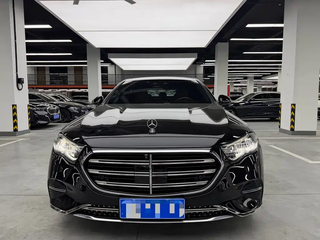 Mercedes-Benz E-Class — миниатюра 2