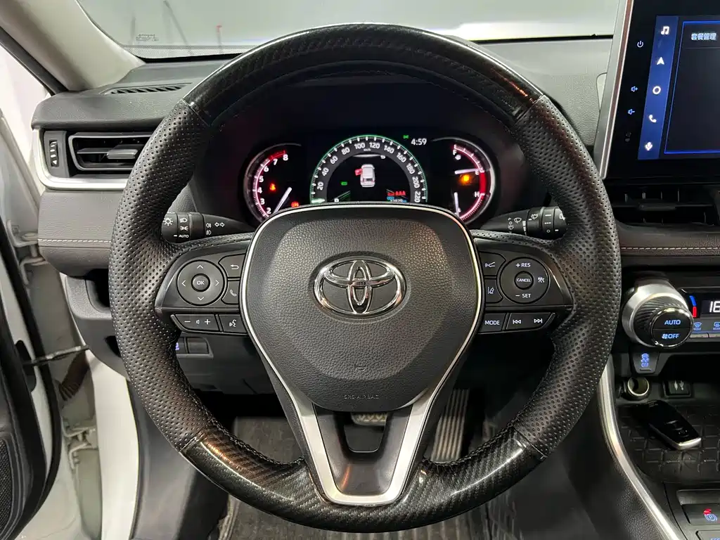Toyota RAV4 — миниатюра 6
