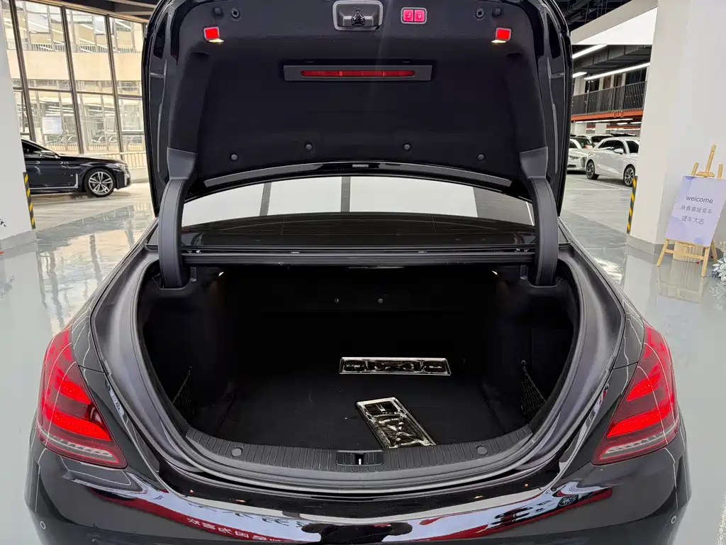 Mercedes-Benz S-Class — миниатюра 16