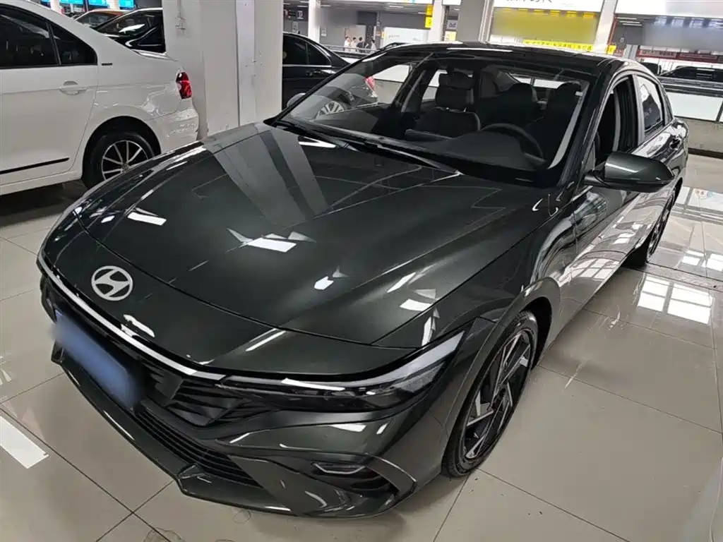 Hyundai Elantra 2024