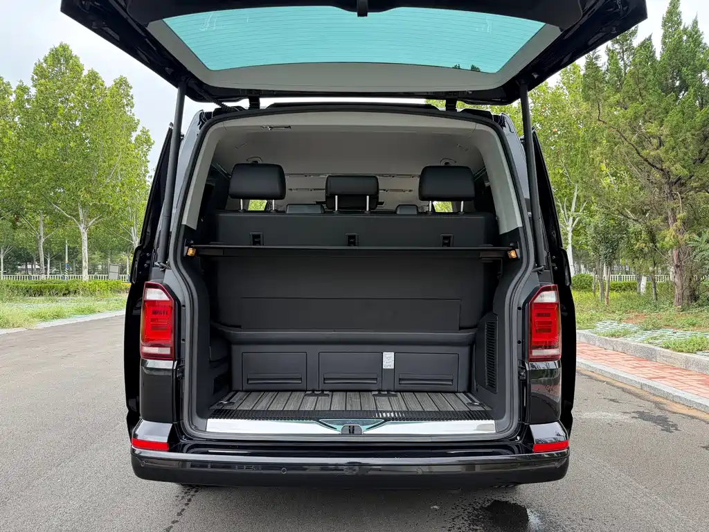 Volkswagen Multivan — миниатюра 25