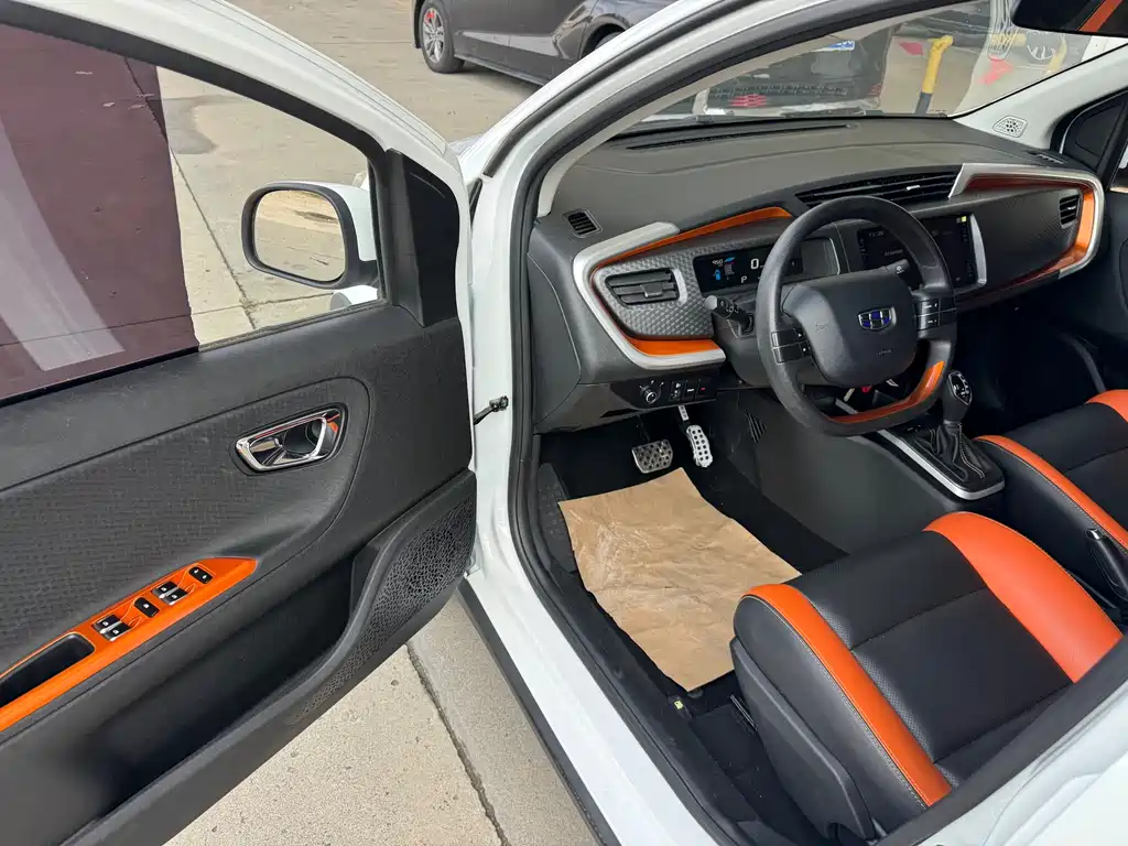 Geely Vision X1 — миниатюра 4
