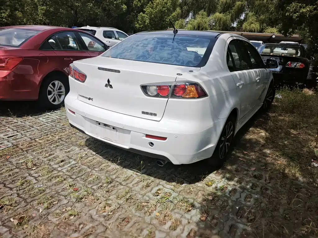 Mitsubishi Lancer EX — миниатюра 5