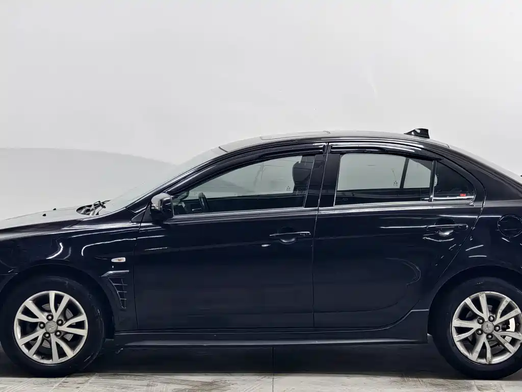 Mitsubishi Lancer EX — миниатюра 8