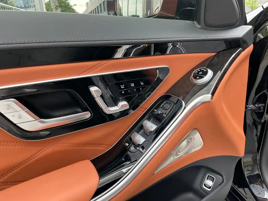 Mercedes-Benz S-Class — миниатюра 11