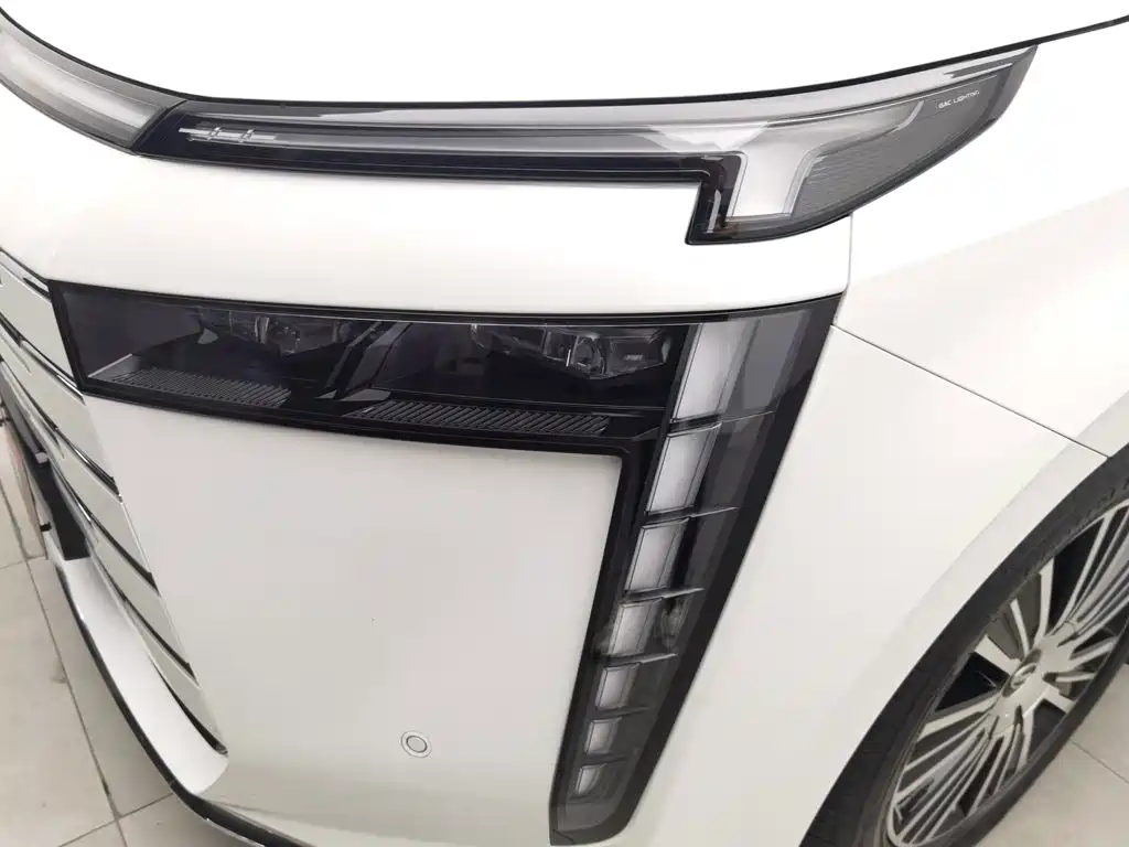 GAC Motor 传祺E8 PHEV — миниатюра 7