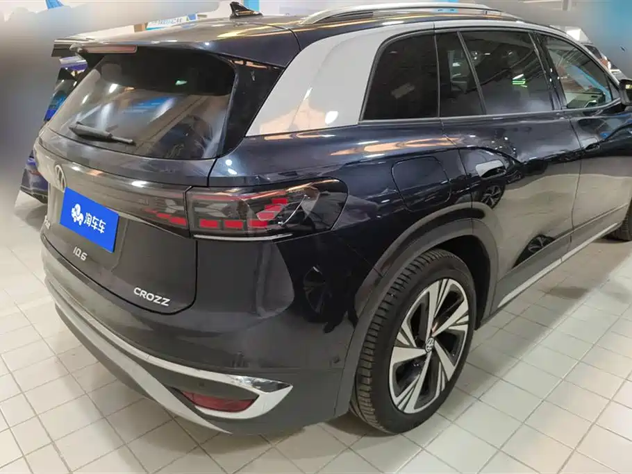 VOLKSWAGEN ID.6 CROZZ