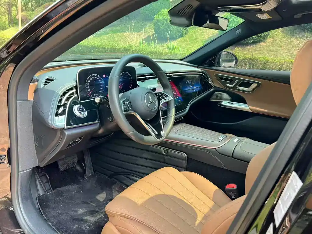 Mercedes-Benz E-Class — миниатюра 2