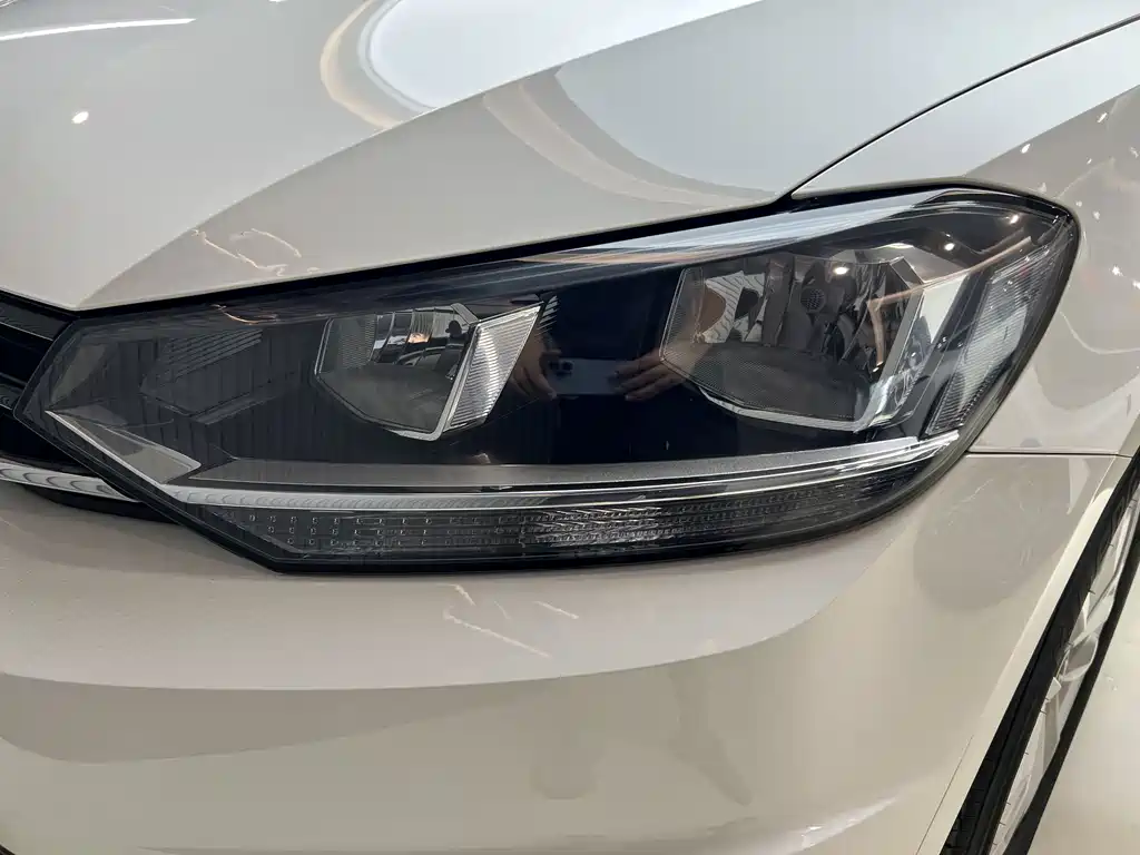 Volkswagen Touran — миниатюра 4