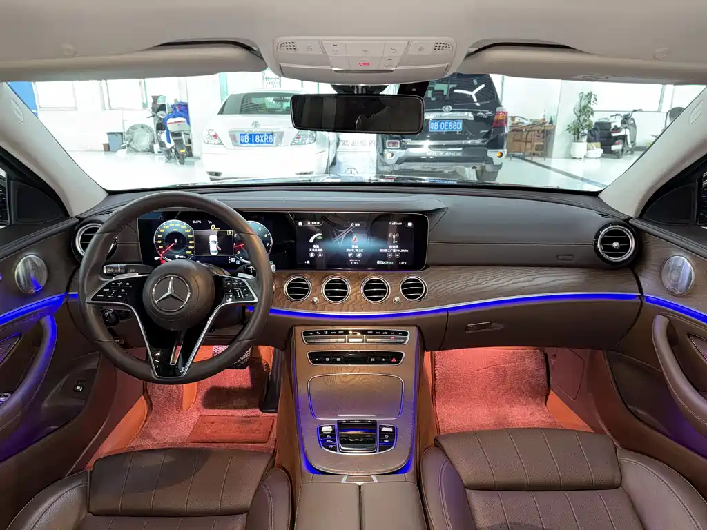 MERCEDES-BENZ E CLASS