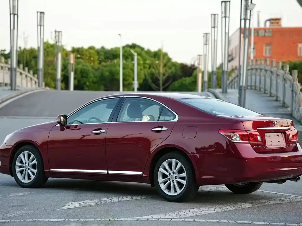Lexus ES — миниатюра 2