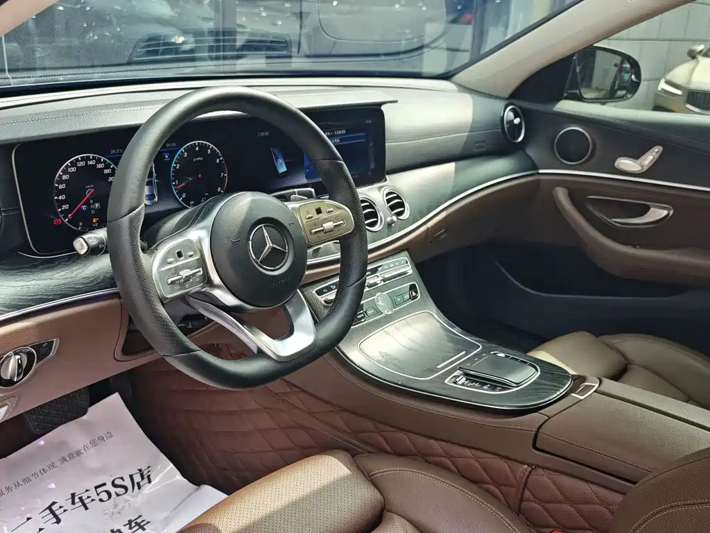 Mercedes-Benz E-Class — миниатюра 13