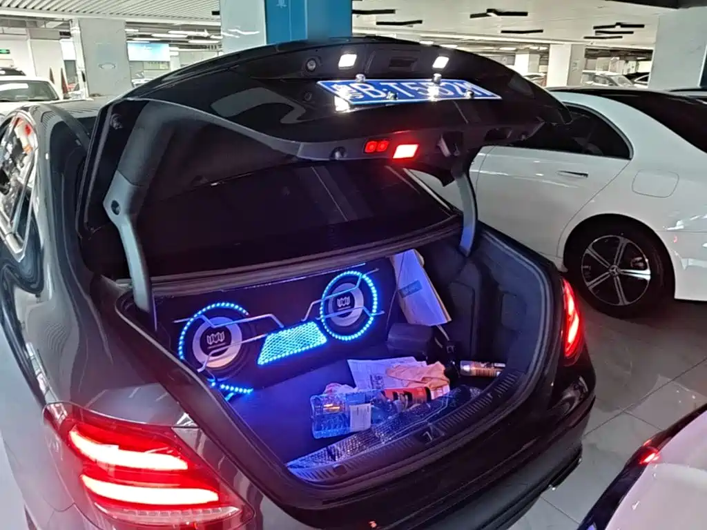 Mercedes-Benz E-Class — миниатюра 19