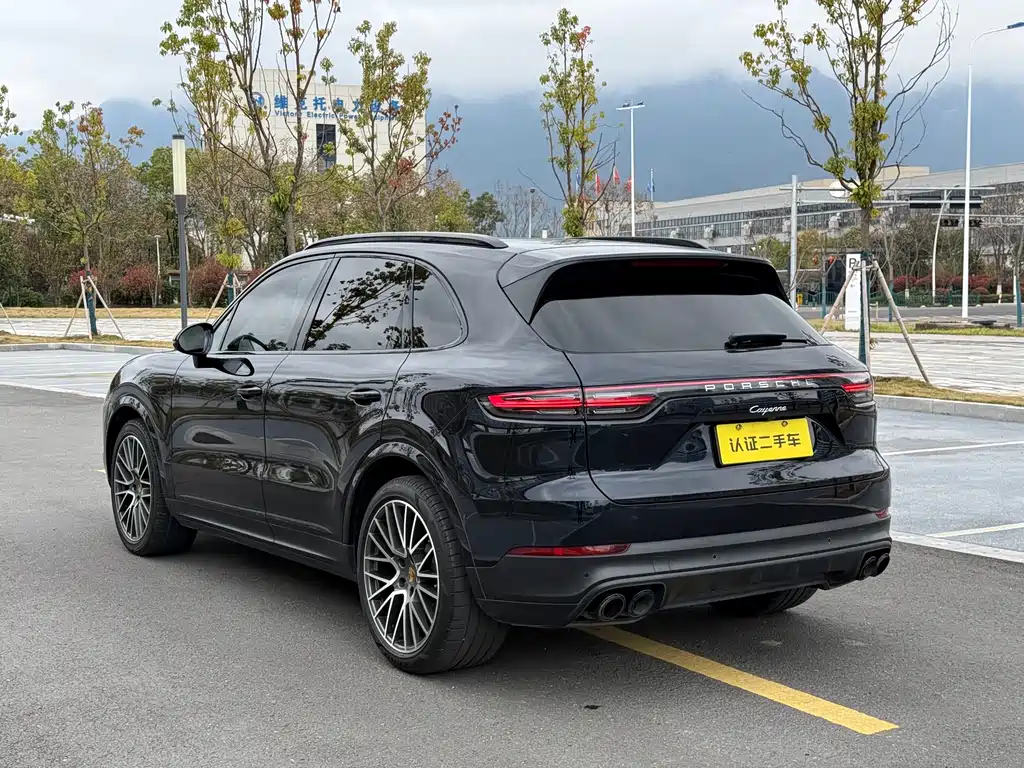PORSCHE CAYENNE