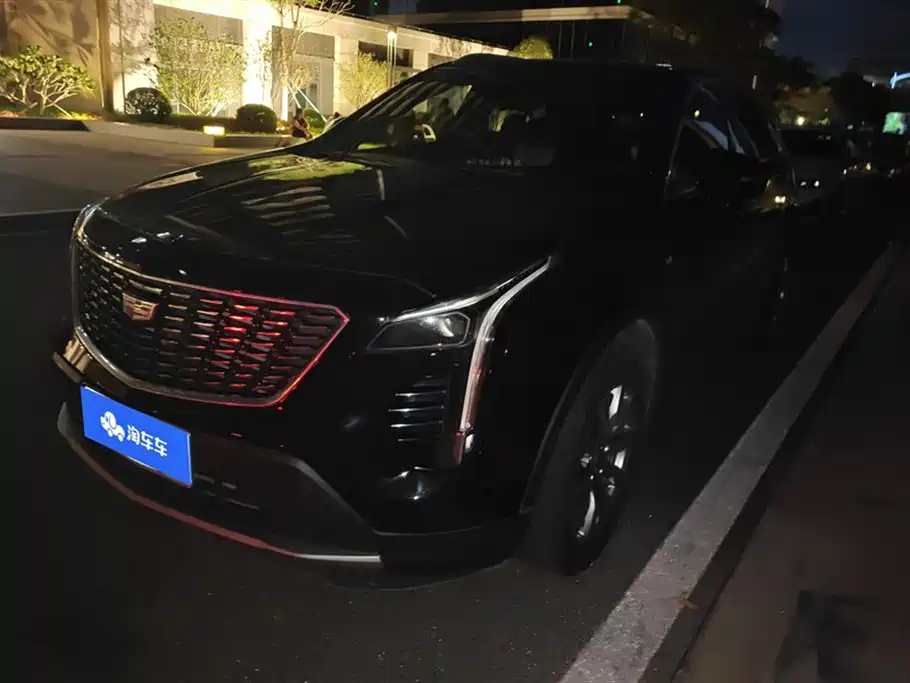 CADILLAC XT4