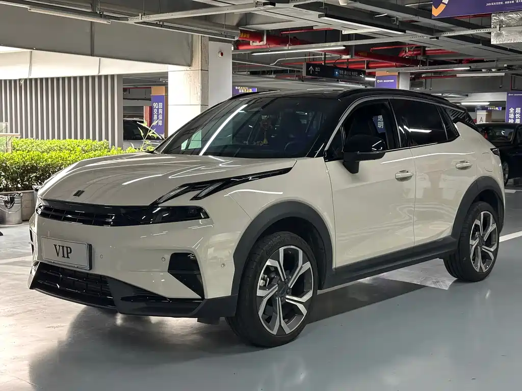 Lynk & Co 06