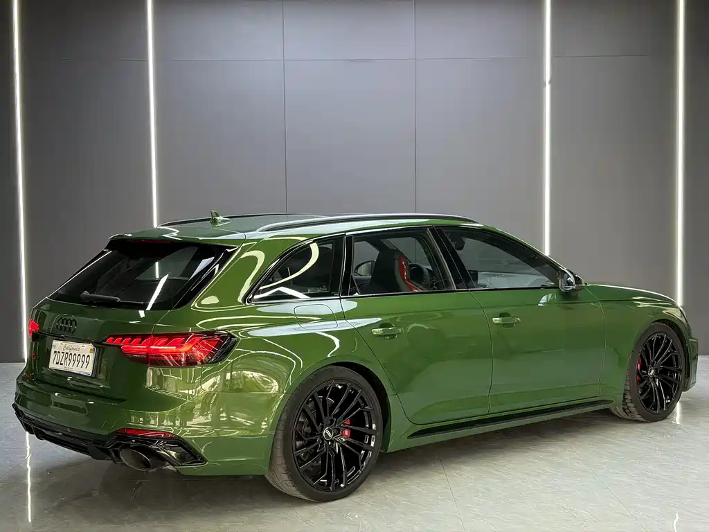 Audi RS 4 — миниатюра 9