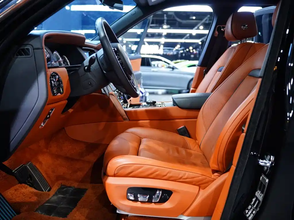 Rolls-Royce Cullinan — миниатюра 22