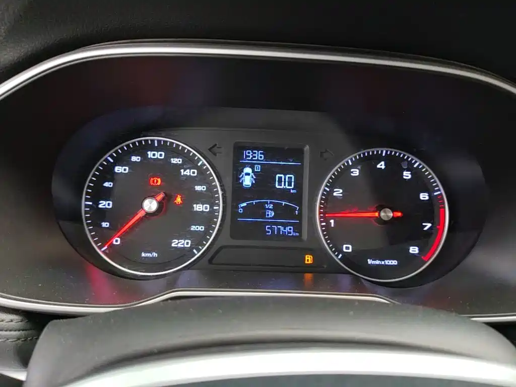 Roewe RX3 — миниатюра 12