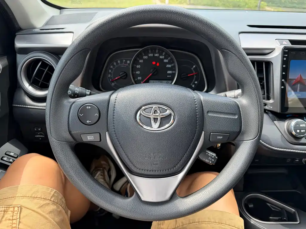 Toyota RAV4 — миниатюра 11